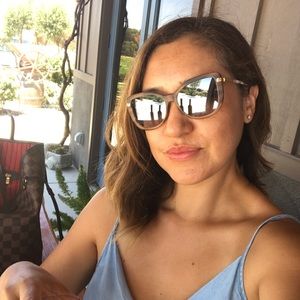 Meet your Posher, Alicia